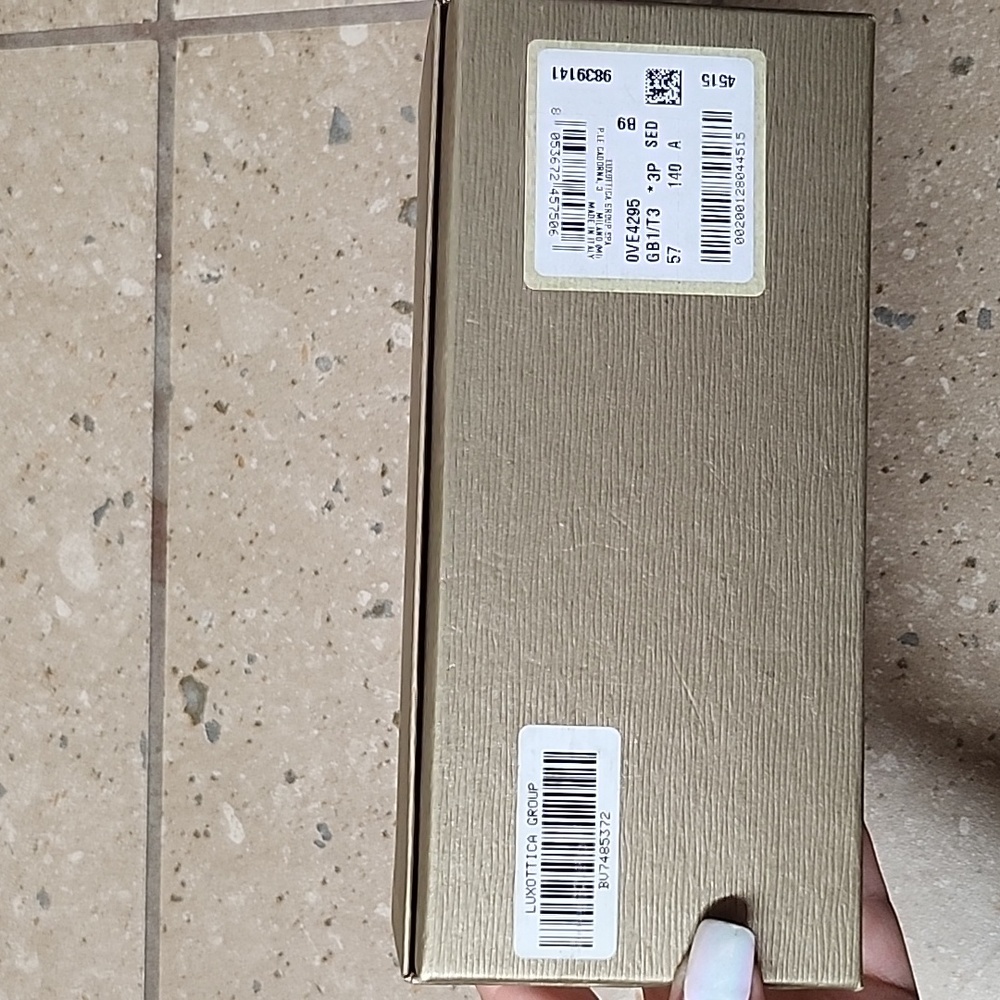 Empty box - Picture 3 of 5